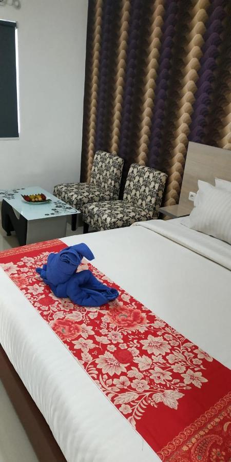 Mel'S Inn Μανάντο Εξωτερικό φωτογραφία