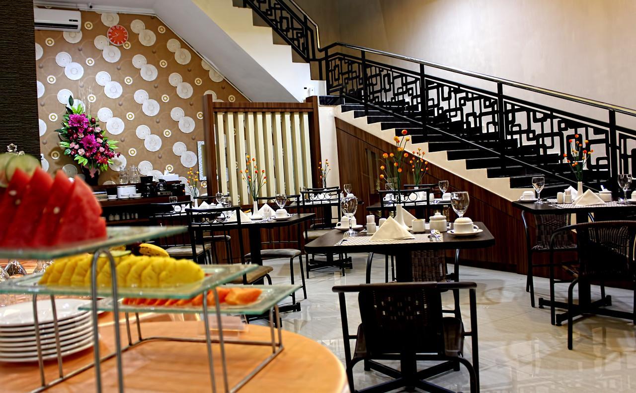 Mel'S Inn Μανάντο Εξωτερικό φωτογραφία